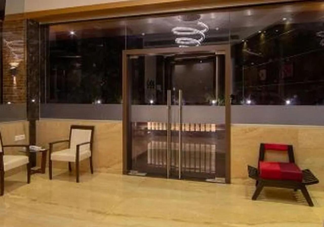 Hotel Laxvas Тхане Экстерьер фото